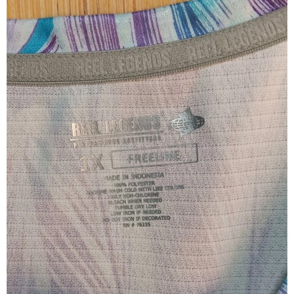 Reel Legends 1X Freeline Blue Purple Feather Pattern Athletic V-Neck Blouse - Picture 5 of 6